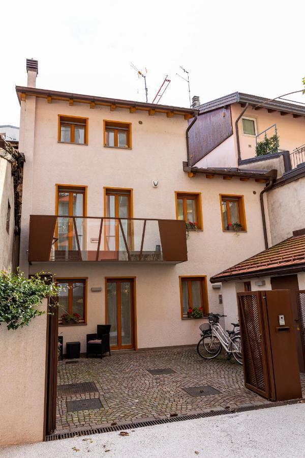 Casetta Al Centro Trento Esterno foto